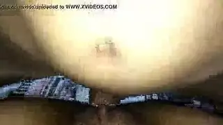 كس وردي منفوخ يتم تعذيبه بقضيب عربي سميك