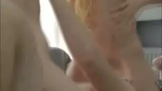 مثليه وجه الجلوس نائب الرئيس غارق البولندي