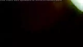 عاهرات مثيرات يتبادلن المداعبة الشرجية على الشاطئ في فيلم إباحي بتأوهات عالية