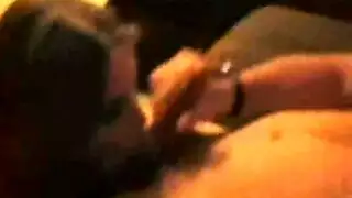 تسجيل مسرب للعلاقة: فمها على عضوي