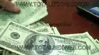 أحمر الشفاه بوف اللسان