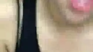 مضحك عاري هزاز