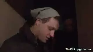 إلتقاط صورة مقدمة تنورة