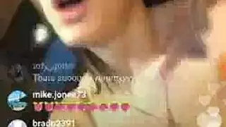 أبيلا دينجر وكريستينا روز تهاجمان قضيبًا هائلاً كفريق