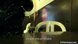 الهواة في سن المراهقة يأخذ ديك مثل بطل