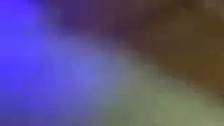 مراهقات مشاغبات يتناوبن على مص قضيب كبير بعمق