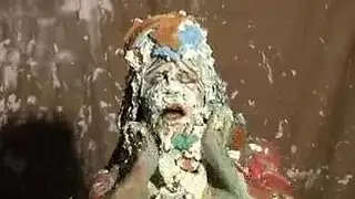 آسيوية ساخنة تُمارس الجنس بقوة في جلسة جنس خارجية علنية