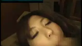 من نكات عارية إلى إباحية صريحة: نجمه كبيرة الصدر تخدم الجمهور