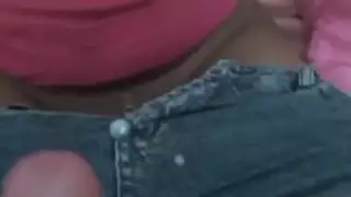 أم عربية هواة تقدم مص فوضوي وتأخذ حمولة ساخنة على وجهها