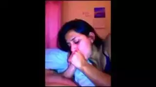 زوجة شهوانية سمراء تأخذ قضيبًا أسود ضخمًا أمام زوجها الديوث سكس عربي صريح