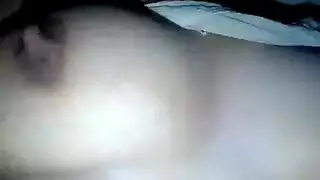 رجل يمارس العادة السرية جنب اخته